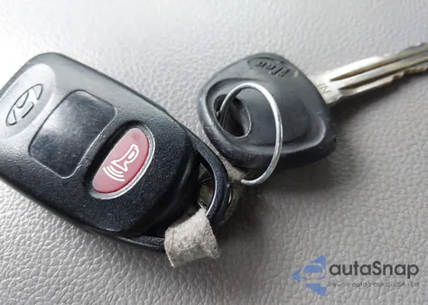 2017 Hyundai Elantra Se из США, поврежденный, VIN 5NPD84LFXHH048251